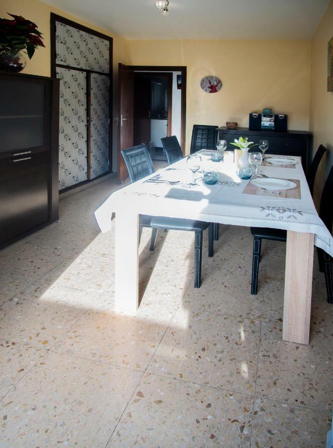 Apartamento Comodo A 10 Min Del Centro لقنت المظهر الخارجي الصورة